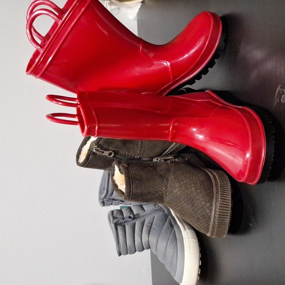 3 pairs boots size 7t - Picture 1 of 11